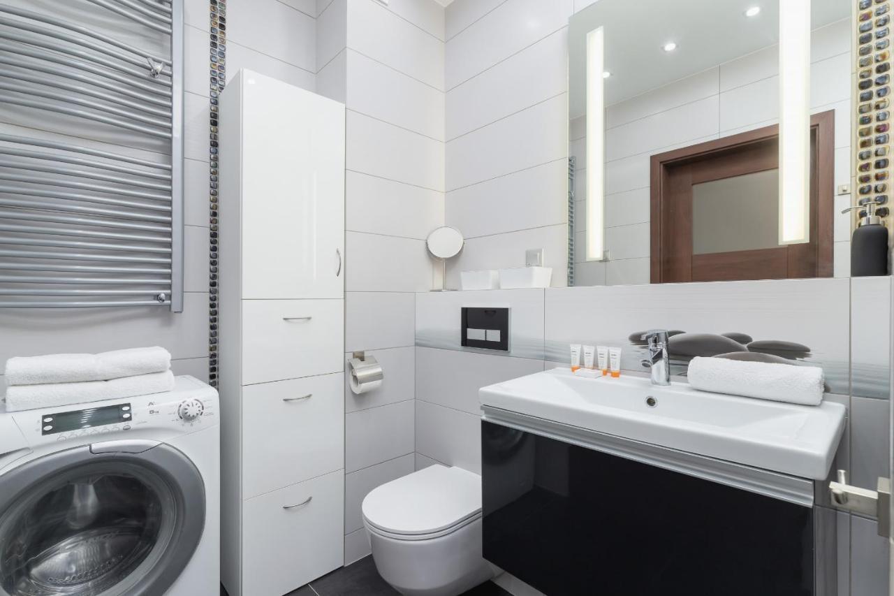 Krakow Blonia Apartment With Balcony By Noclegi Renters エクステリア 写真